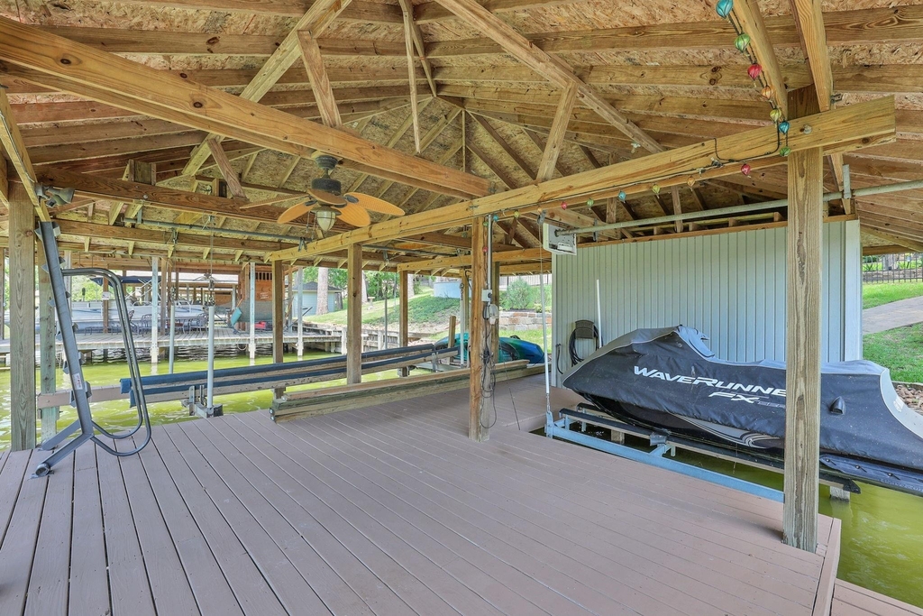 270 Lake Grove Drive - Photo 32