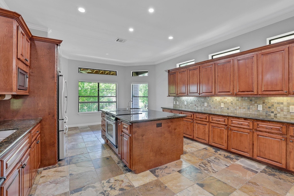 270 Lake Grove Drive - Photo 12