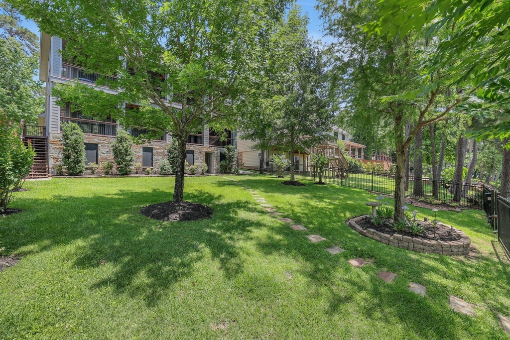 270 Lake Grove Drive - Photo 26