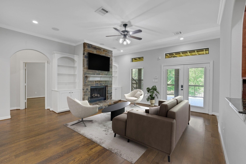 270 Lake Grove Drive - Photo 4