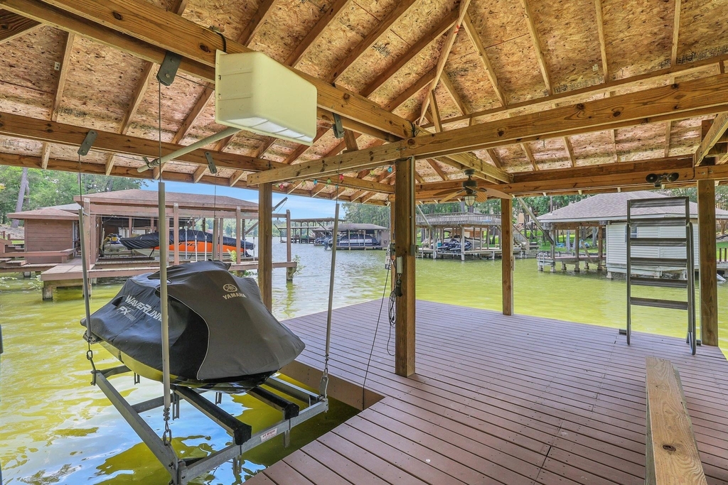 270 Lake Grove Drive - Photo 33