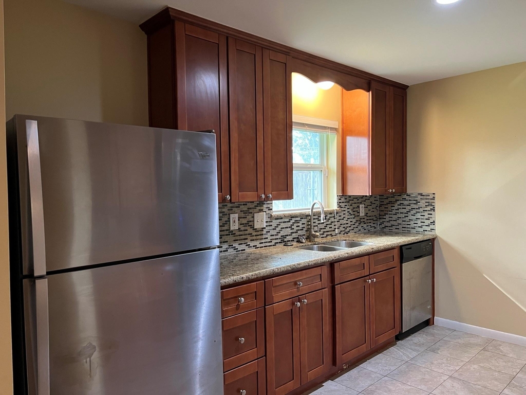 9619 Beverlyhill Street - Photo 3