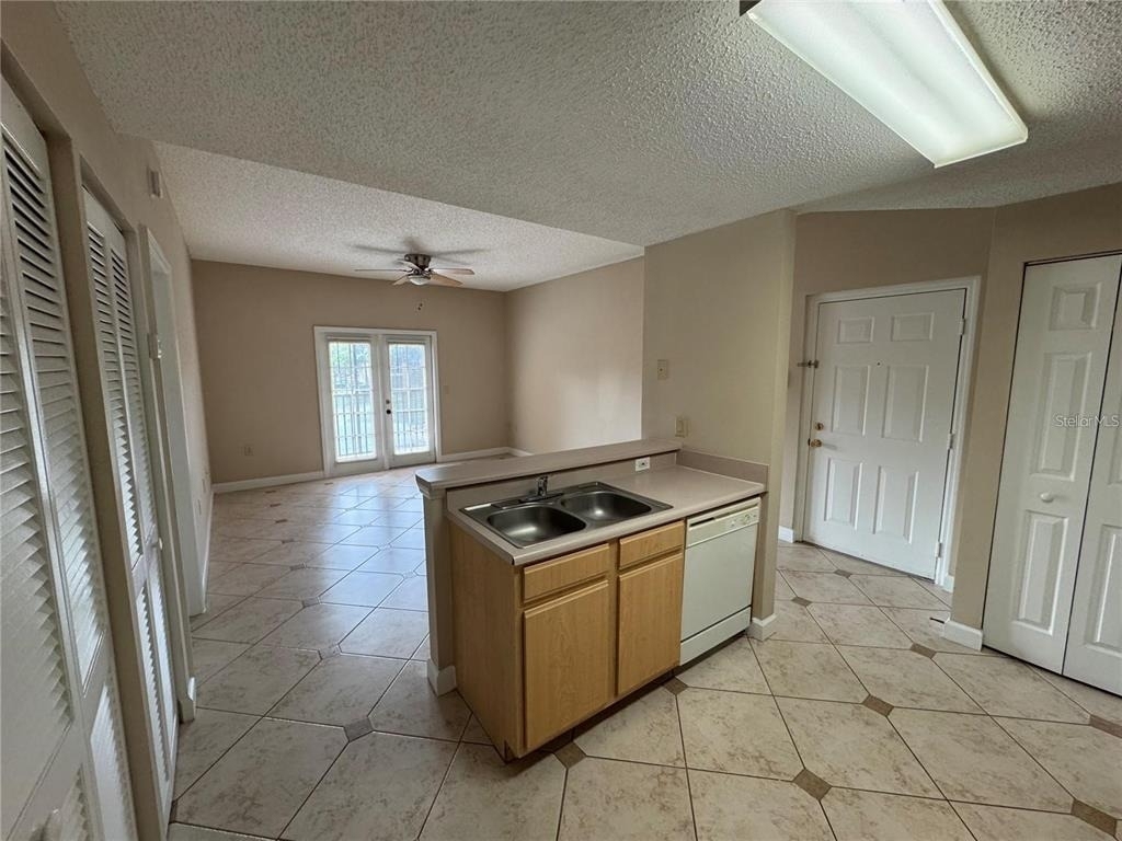 10831 Windsor Walk Drive - Photo 4