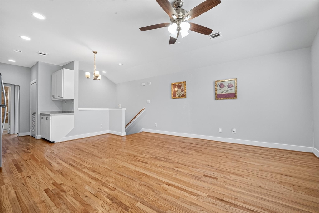 5941 South Loop E - Photo 9