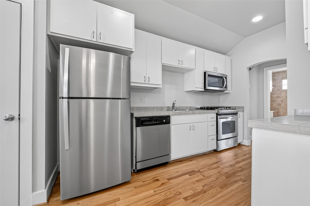 5941 South Loop E - Photo 13