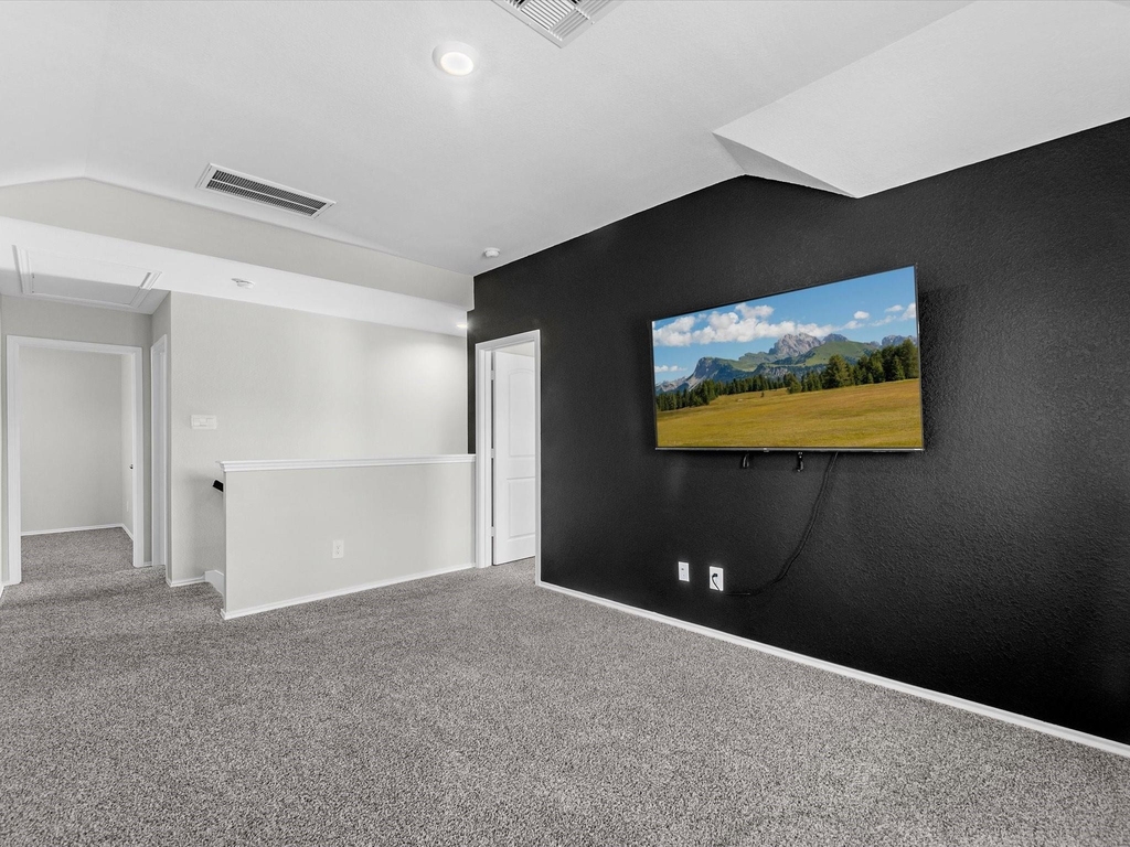 5455 Pinetree Crescent Lane - Photo 3