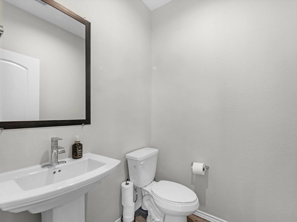 5455 Pinetree Crescent Lane - Photo 18