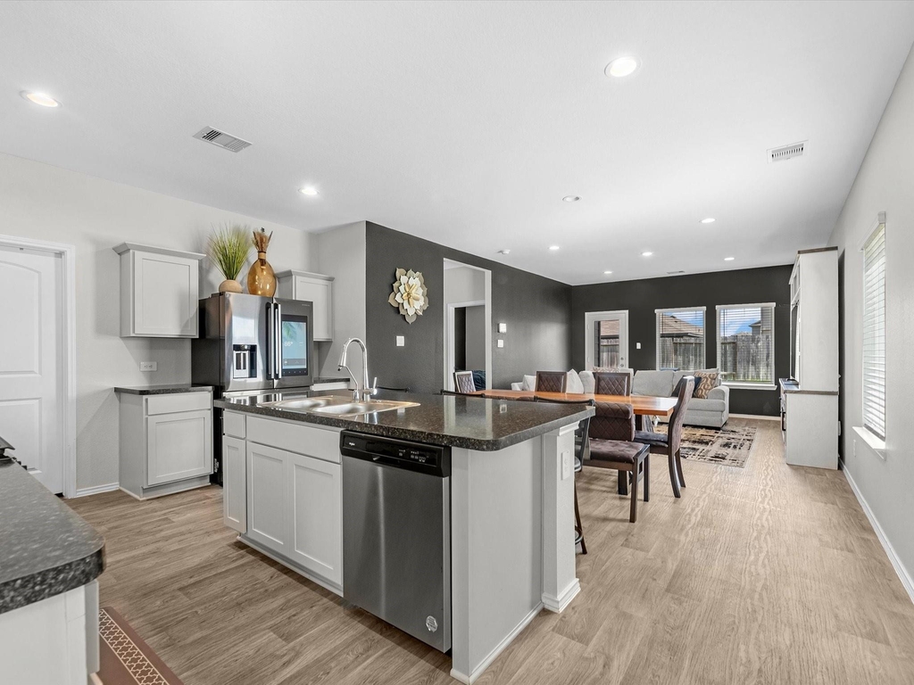5455 Pinetree Crescent Lane - Photo 21