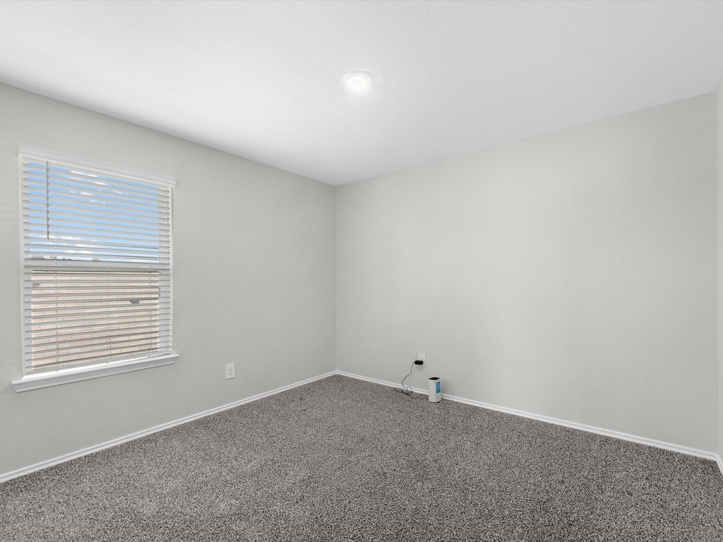 5455 Pinetree Crescent Lane - Photo 7