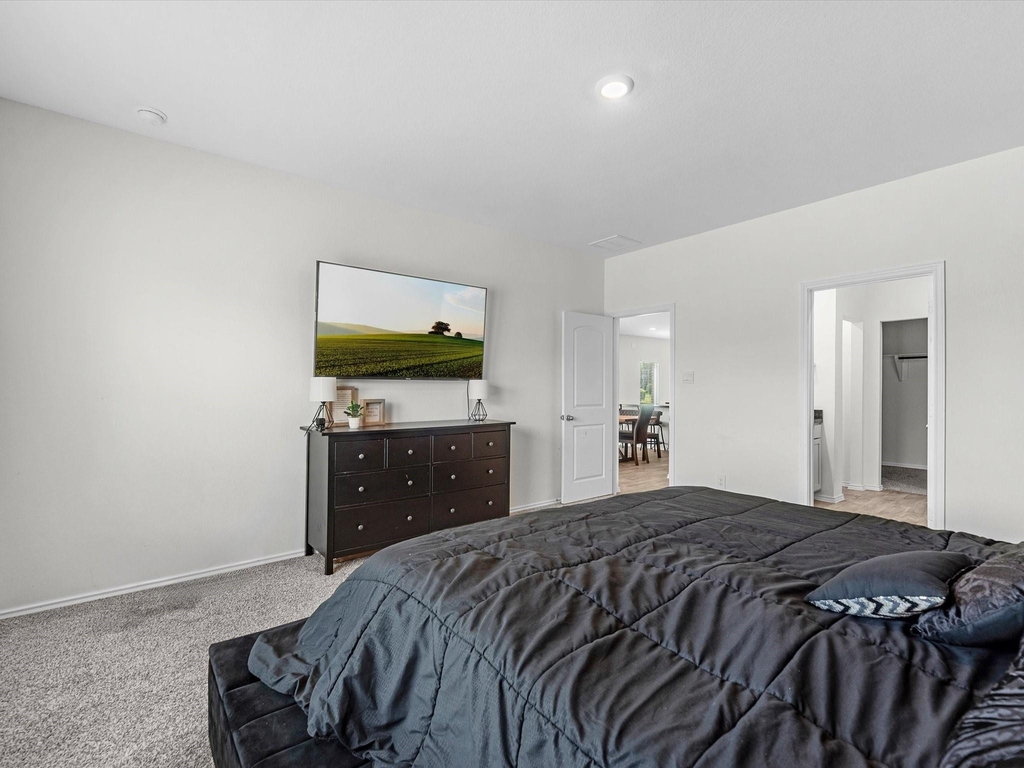 5455 Pinetree Crescent Lane - Photo 1