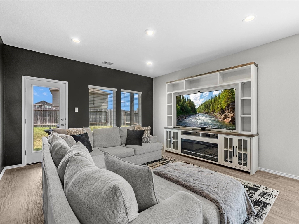 5455 Pinetree Crescent Lane - Photo 22