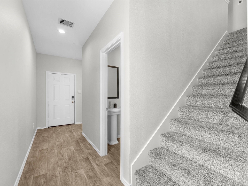 5455 Pinetree Crescent Lane - Photo 17
