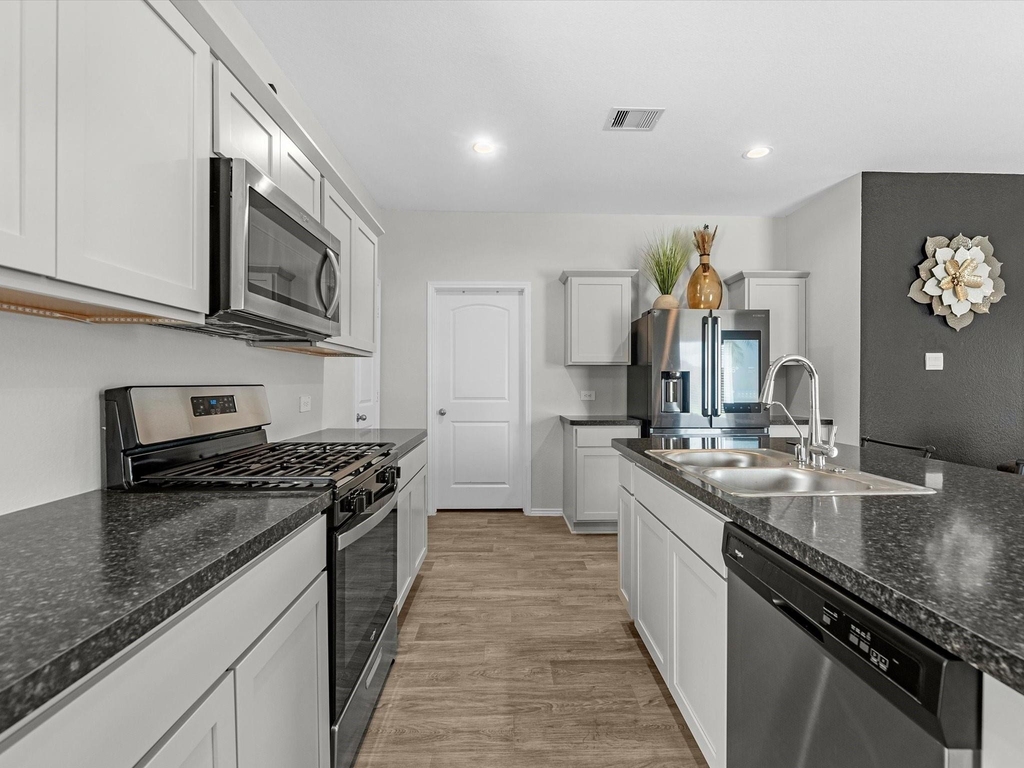 5455 Pinetree Crescent Lane - Photo 19