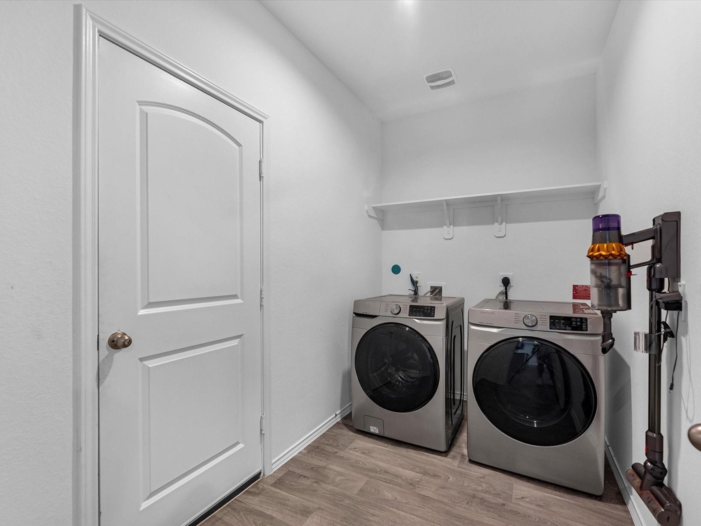 5455 Pinetree Crescent Lane - Photo 11