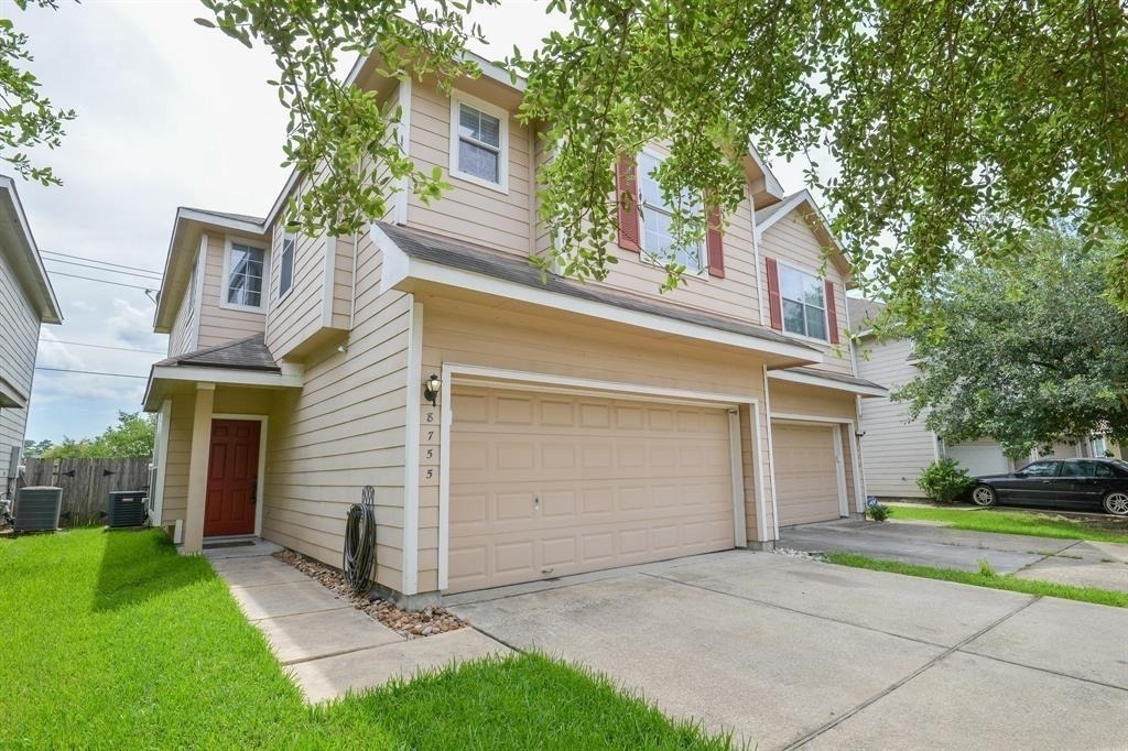 8755 Thistlemoor Lane - Photo 0
