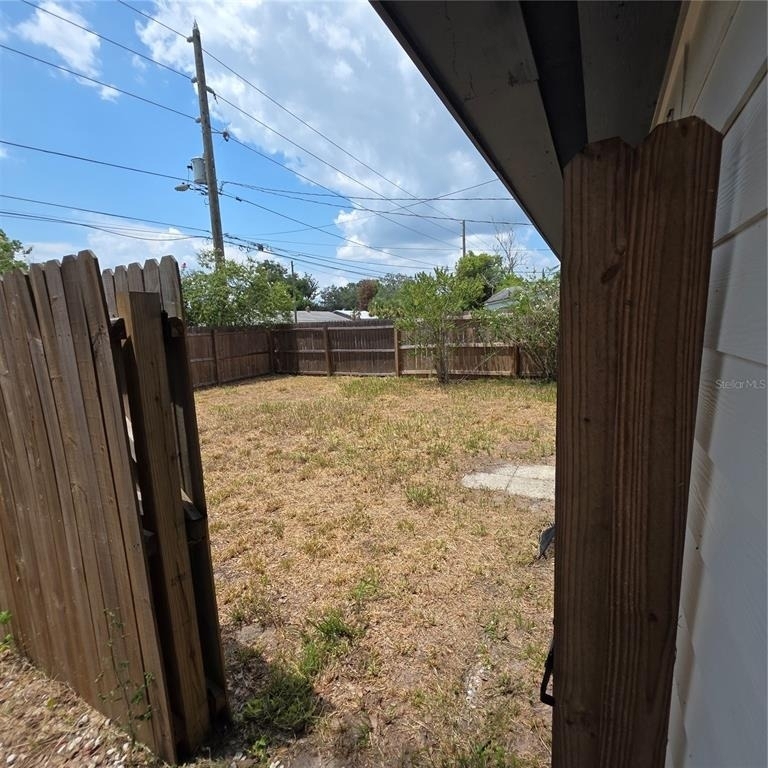 5101 Orange Avenue N - Photo 2