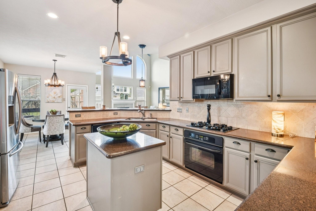 17711 Creek Bluff Lane - Photo 10