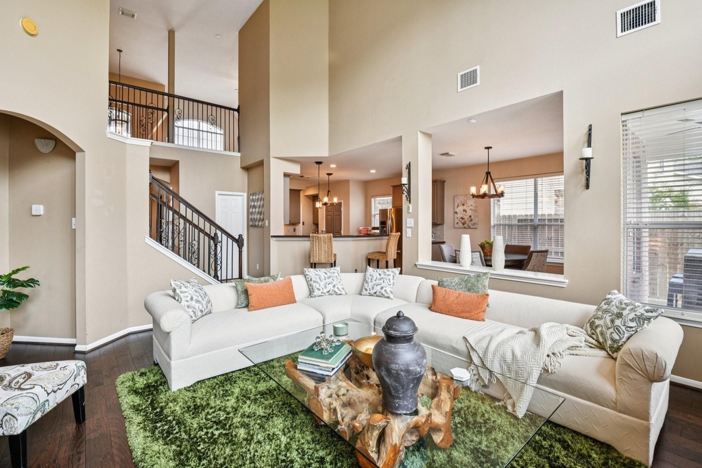 17711 Creek Bluff Lane - Photo 3