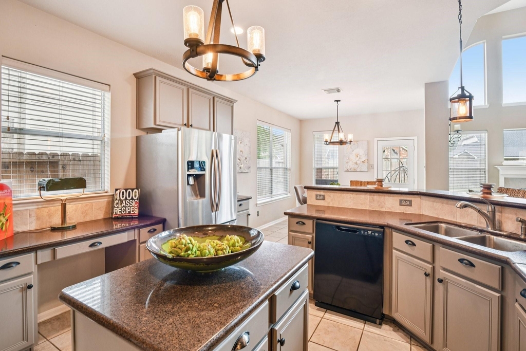 17711 Creek Bluff Lane - Photo 11