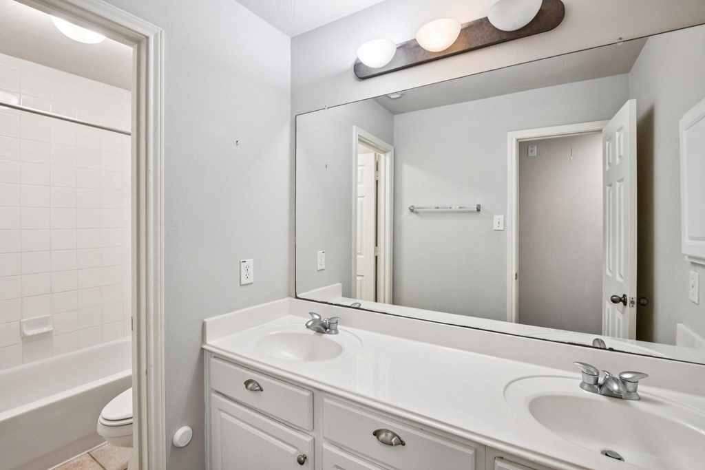 17711 Creek Bluff Lane - Photo 33