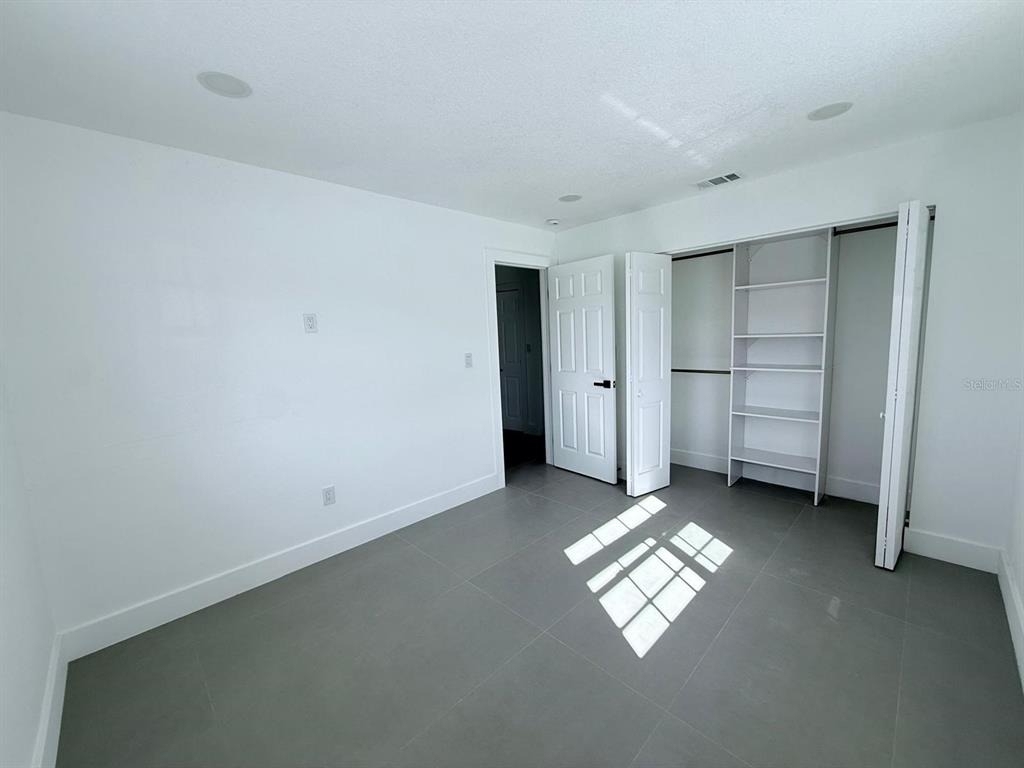 720 Capri Boulevard - Photo 9