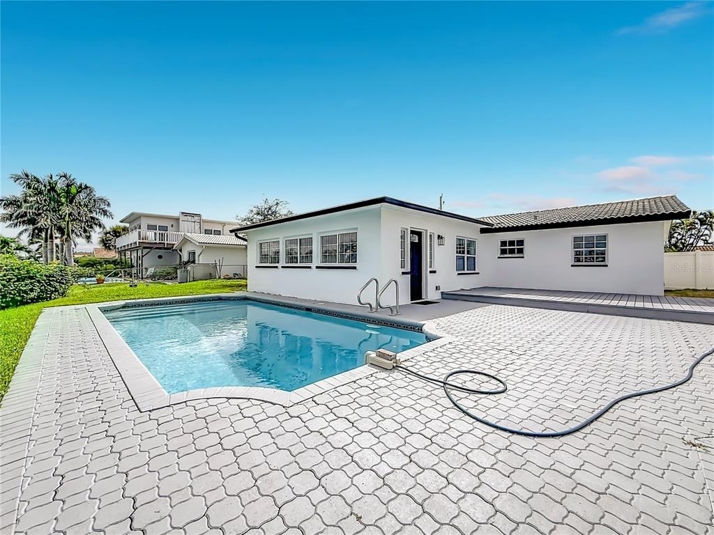 720 Capri Boulevard - Photo 43