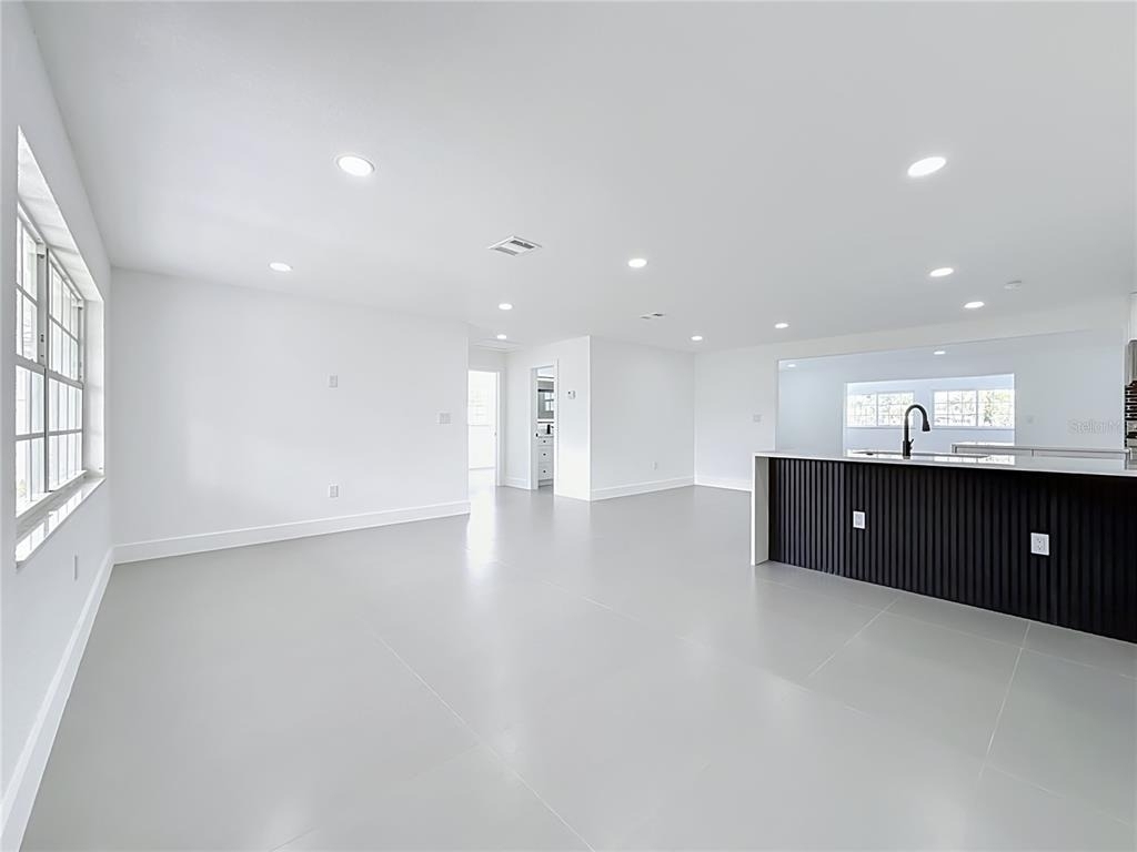 720 Capri Boulevard - Photo 7