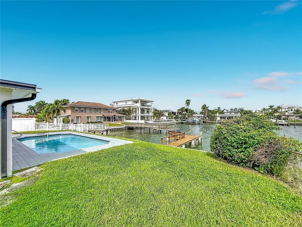 720 Capri Boulevard - Photo 46