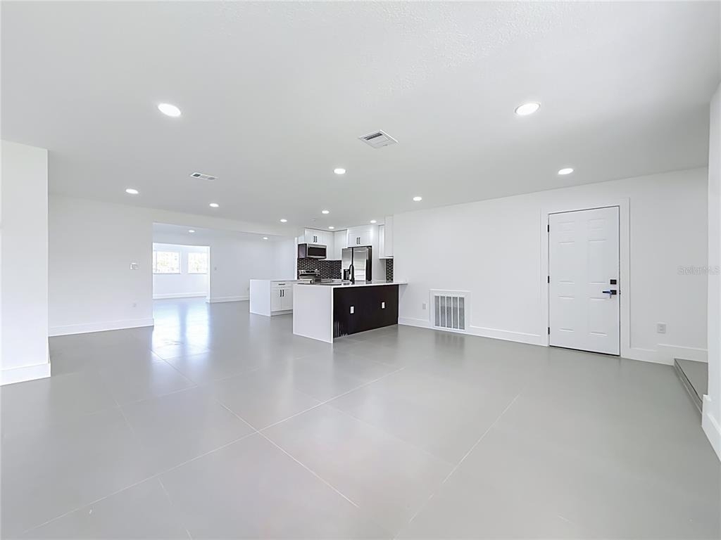 720 Capri Boulevard - Photo 6