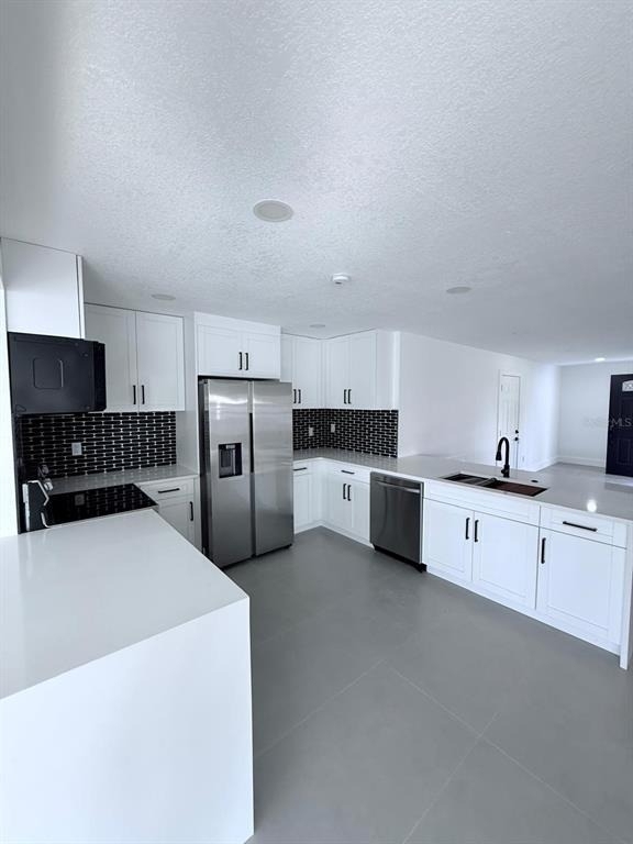 720 Capri Boulevard - Photo 4