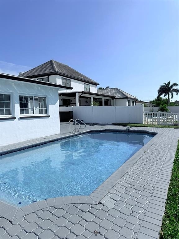 720 Capri Boulevard - Photo 30