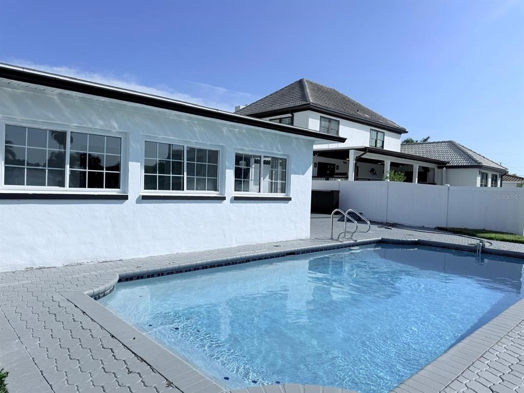 720 Capri Boulevard - Photo 29