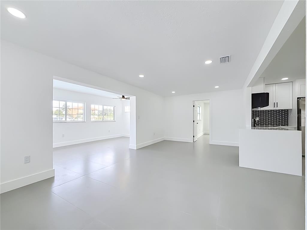 720 Capri Boulevard - Photo 13