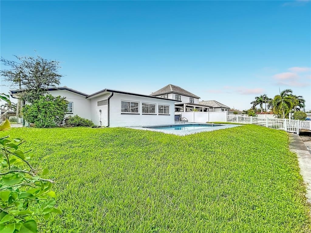 720 Capri Boulevard - Photo 48