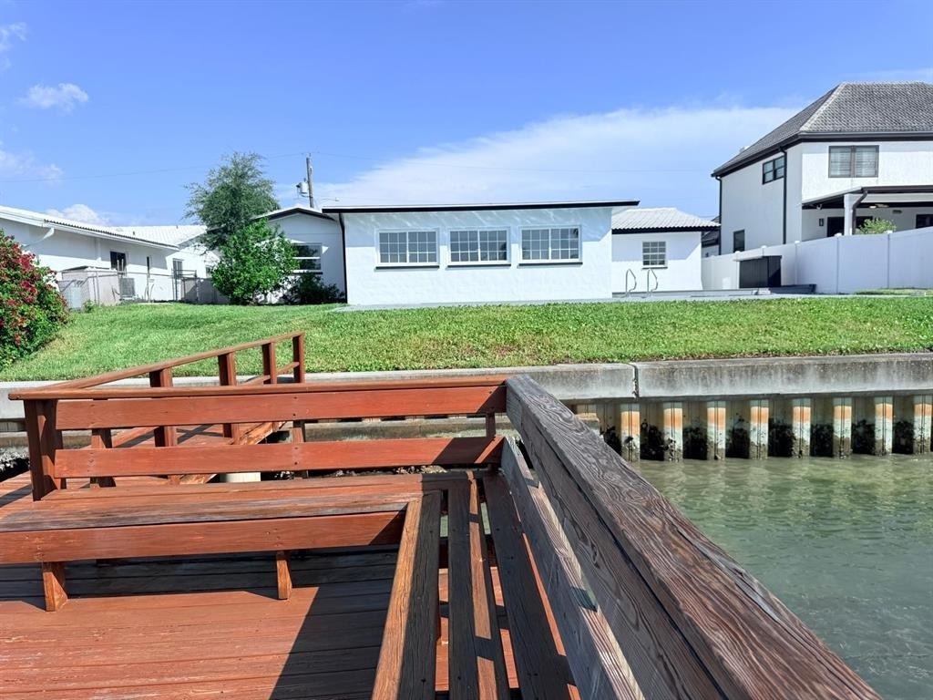 720 Capri Boulevard - Photo 32