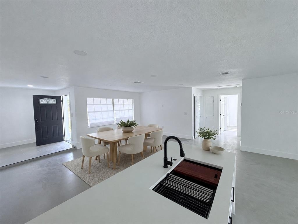 720 Capri Boulevard - Photo 7