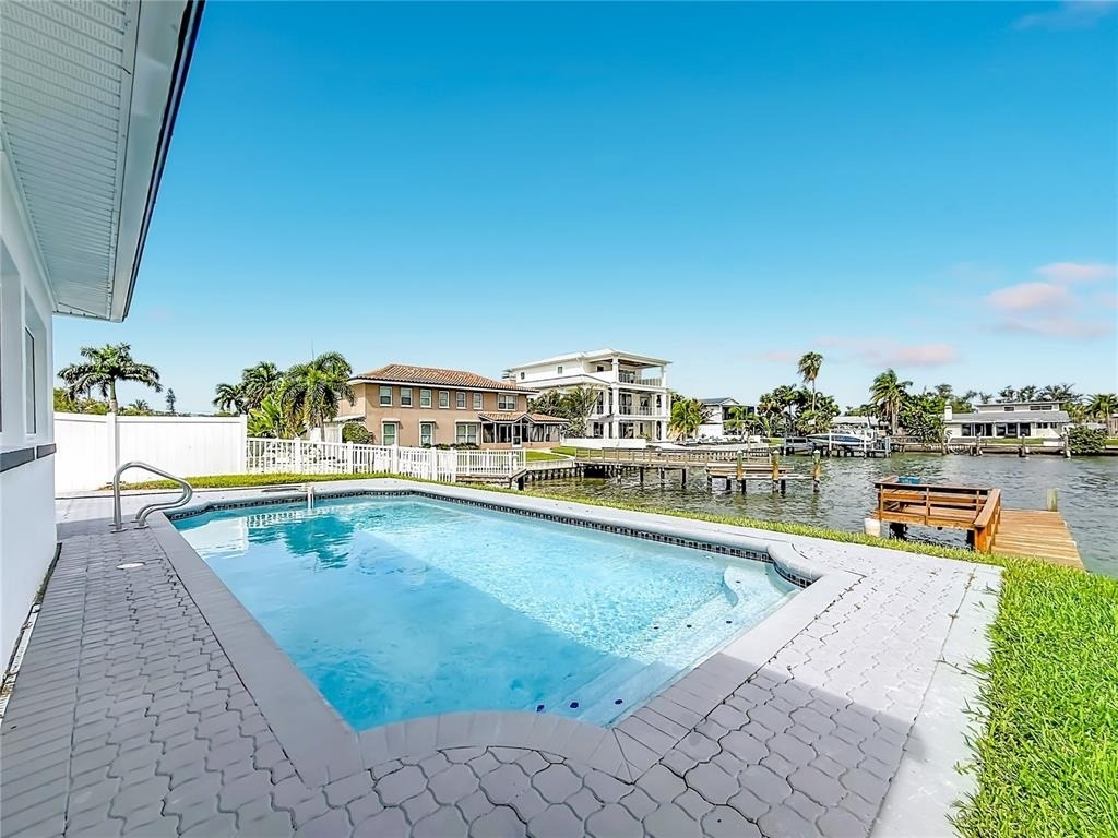 720 Capri Boulevard - Photo 45