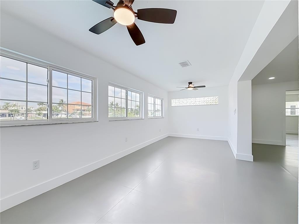 720 Capri Boulevard - Photo 18