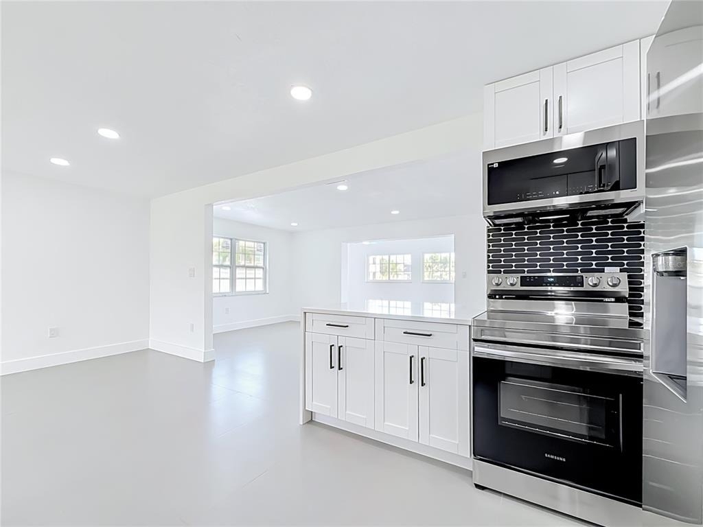 720 Capri Boulevard - Photo 12