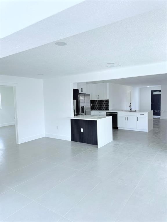 720 Capri Boulevard - Photo 3