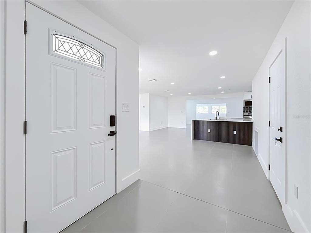 720 Capri Boulevard - Photo 5