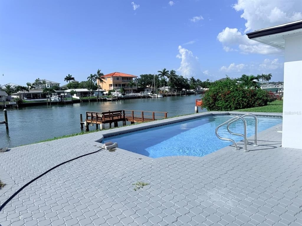 720 Capri Boulevard - Photo 35