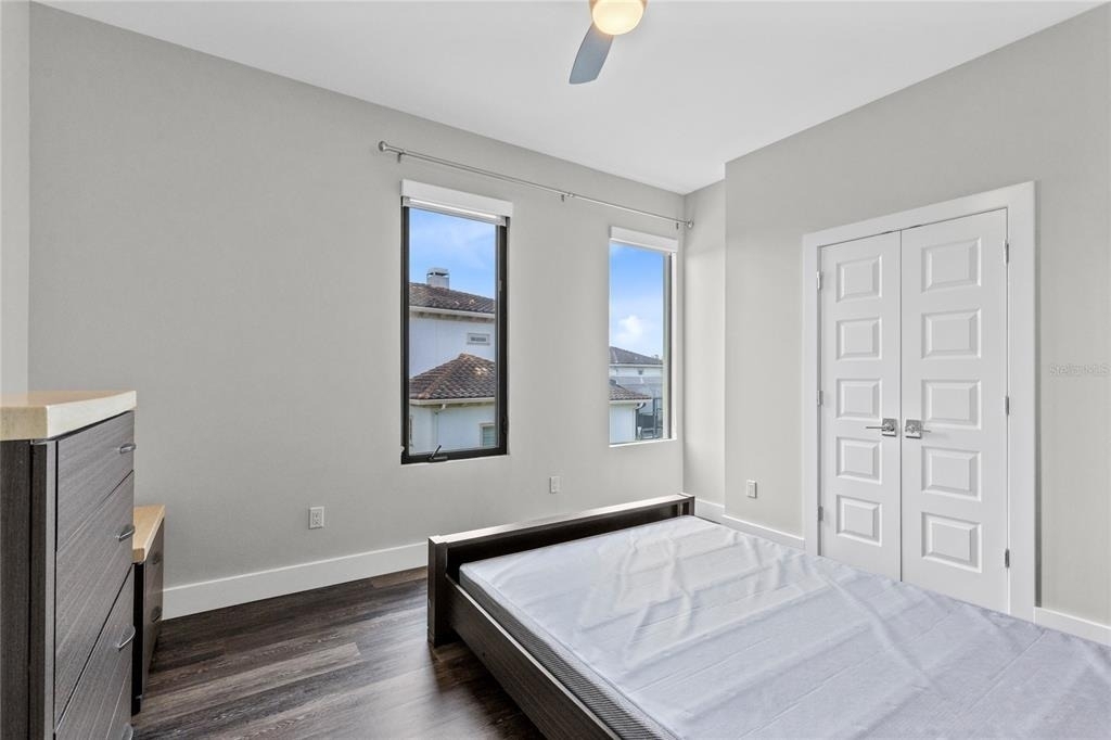 14105 Corrigan Avenue - Photo 8