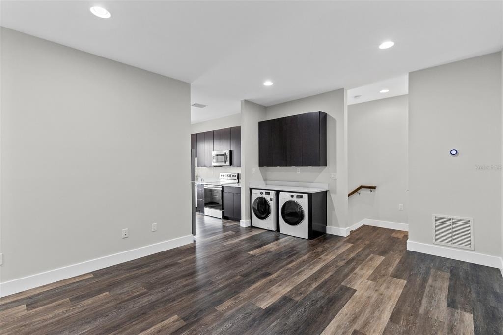 14105 Corrigan Avenue - Photo 4