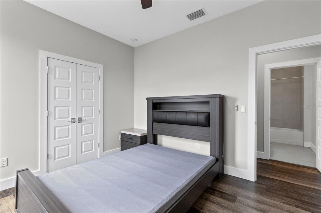 14105 Corrigan Avenue - Photo 9
