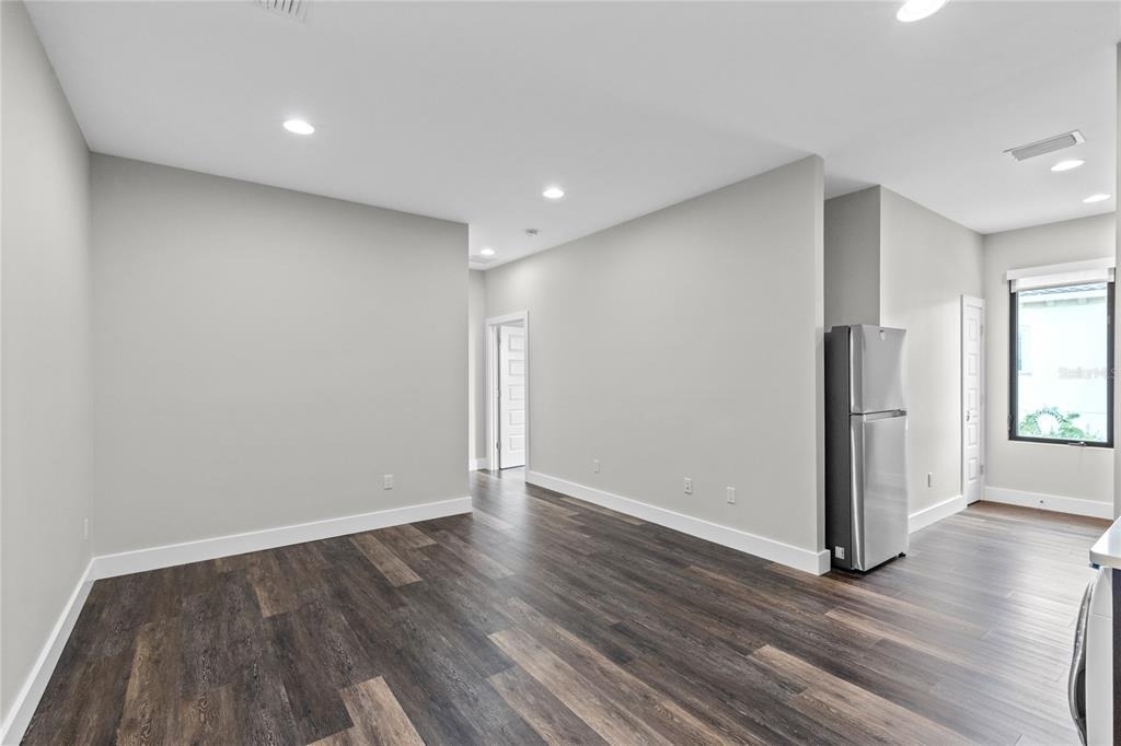 14105 Corrigan Avenue - Photo 7