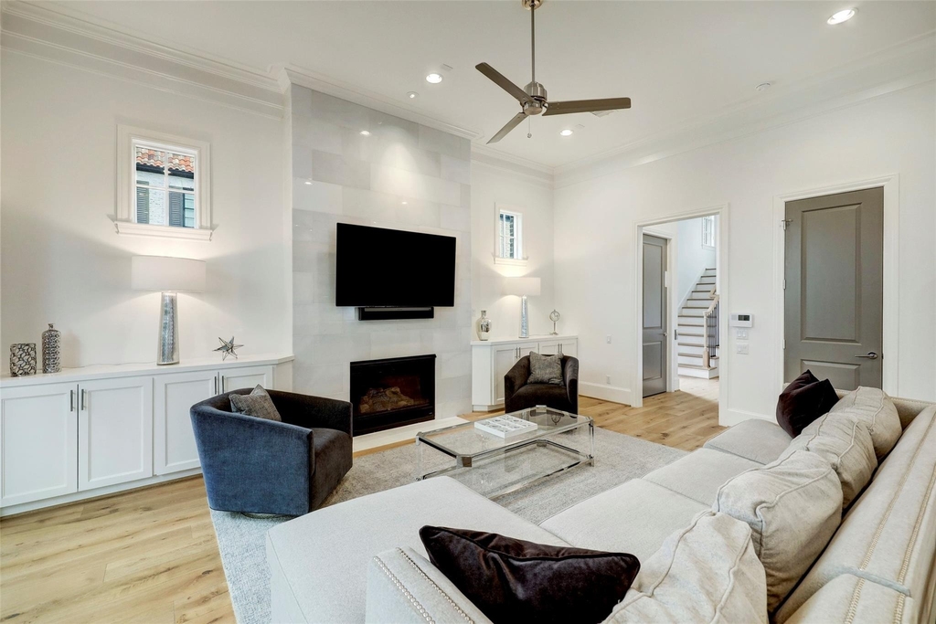 1147 Castellina Lane - Photo 8