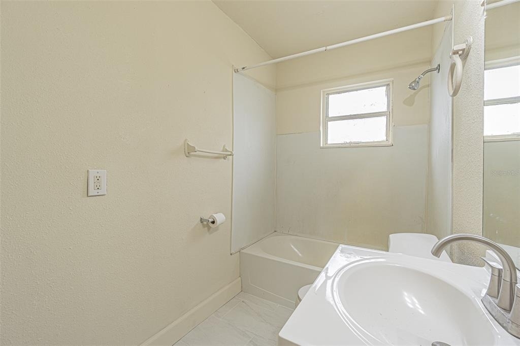 14918 Pinecrest Road - Photo 5