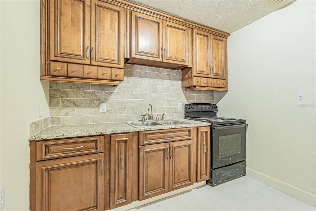 14918 Pinecrest Road - Photo 4
