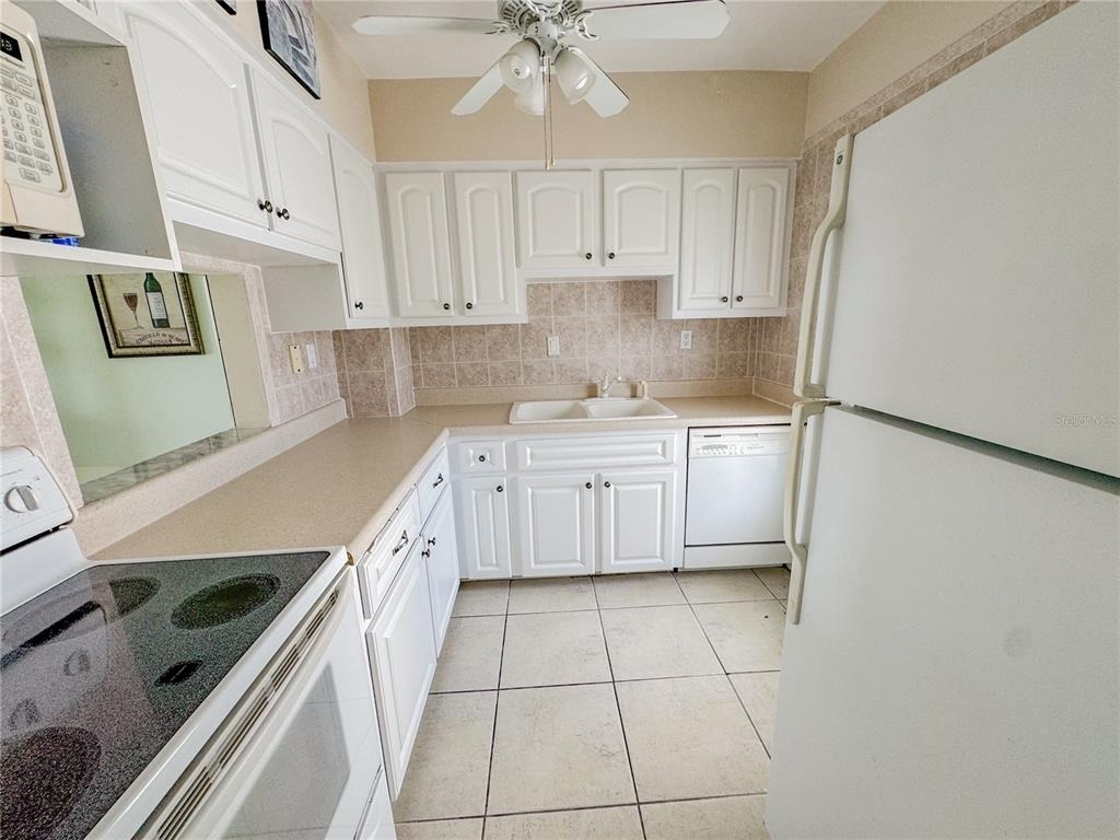 771 John Ringling Boulevard - Photo 3